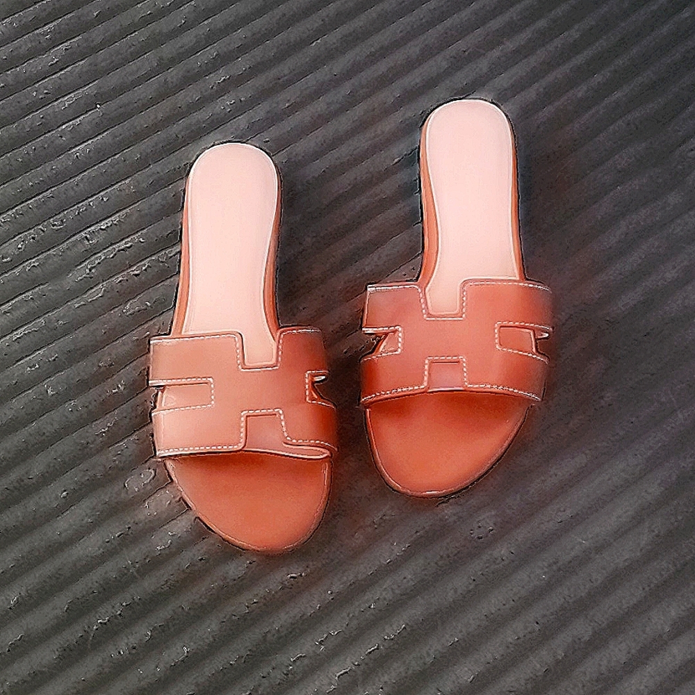Crown & Ivy Cognac Sandals